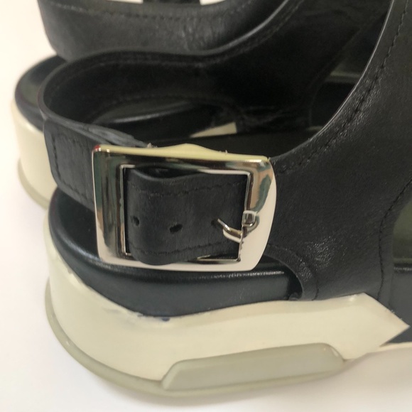 Prada Blk Open Toe Leather Sandal 39 - Picture 9 of 16